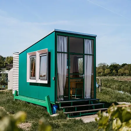 مكان تخييم Hihahut De Tuureluur